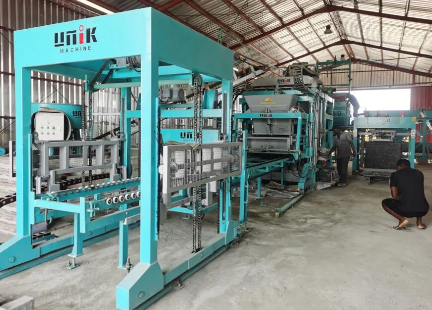 UNIK की पूरी तरह से स्वचालित कंक्रीट ब्लॉक उत्पादन लाइन: बैचिंग से पैलेटाइजिंग तक वन-स्टॉप स्मार्ट समाधान