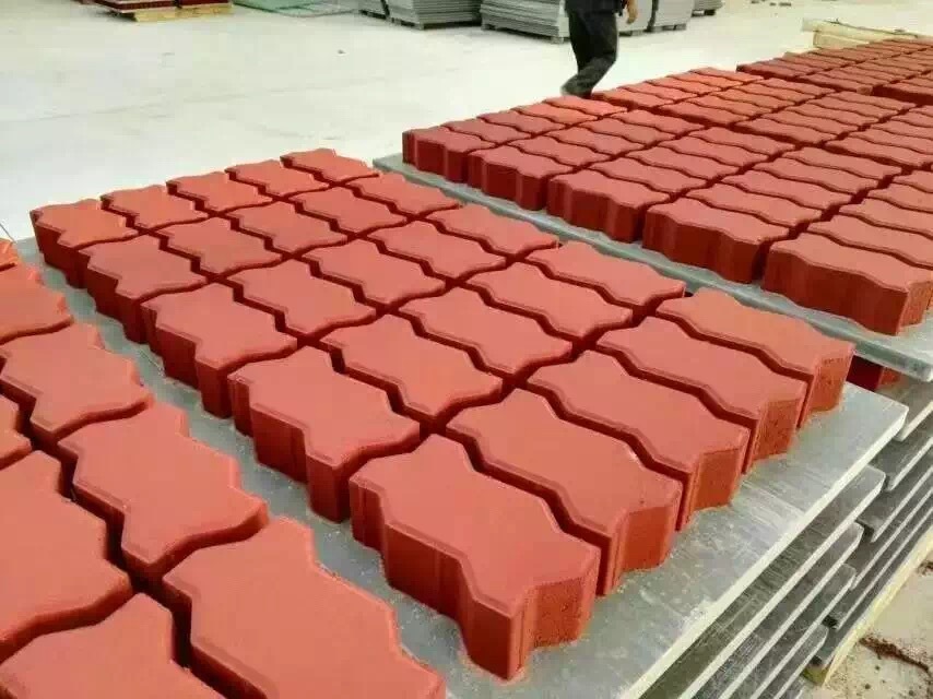 इंटरलॉकिंग ब्लॉक मशीनों के लिए एक व्यापक गाइड: मॉडल और विशेषताएं